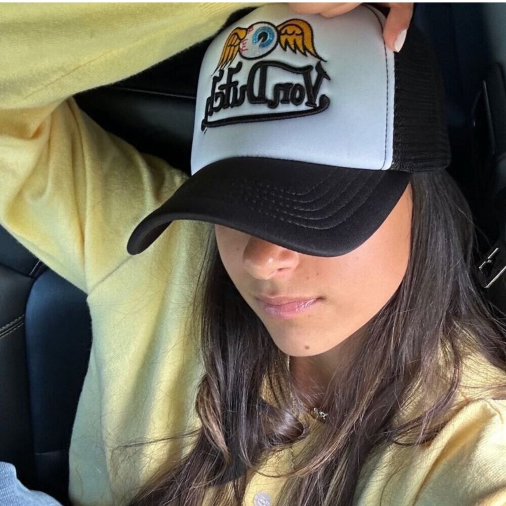 Von Dutch Trucker Hat Hot Pink Flying Eyeball Wordmark Snapback. P0021